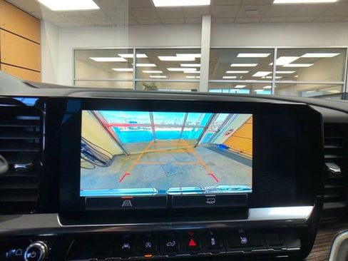 Used 2024 GMC Sierra 1500 Elevation image 16