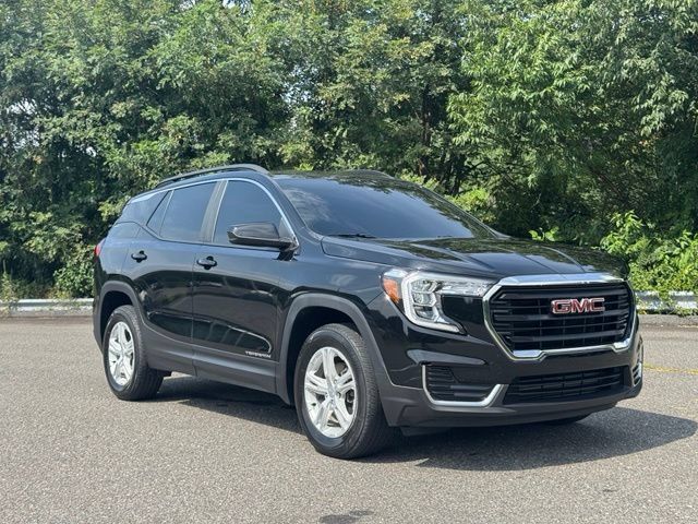 Certified 2024 GMC Terrain SLE w/ Driver Convenience Package AWD/4WD image 9