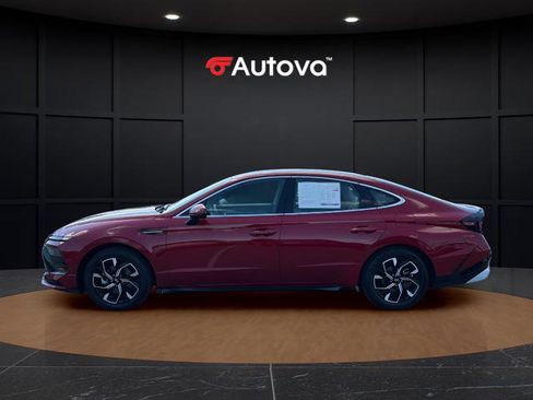 Used 2025 Hyundai Sonata SEL FWD image 2