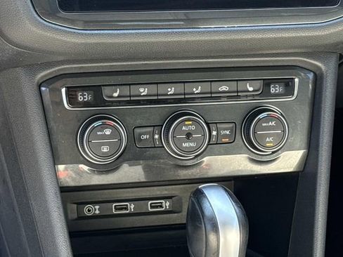 Used 2018 Volkswagen Tiguan SEL AWD/4WD image 22