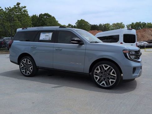 New 2026 Ford Expedition Platinum image 2