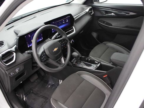 Used 2024 Chevrolet TrailBlazer LT image 5