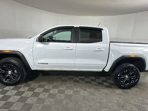 Used 2023 GMC Canyon Elevation w/ Convenience Package AWD/4WD image 5