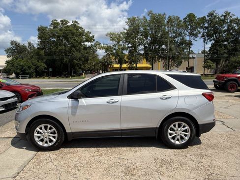 Used 2020 Chevrolet Equinox LS w/ LS Convenience Package FWD image 9