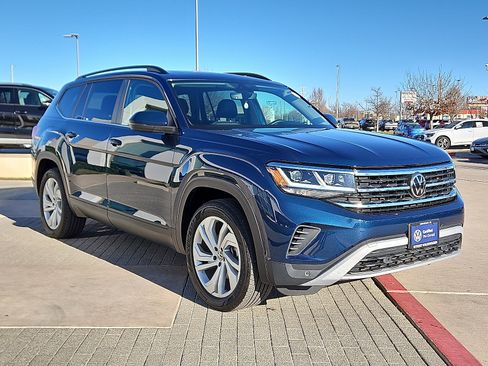 Certified 2023 Volkswagen Atlas SE w/ Panoramic Sunroof Package image 4