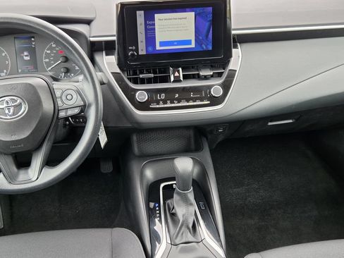 Used 2025 Toyota Corolla LE FWD image 16