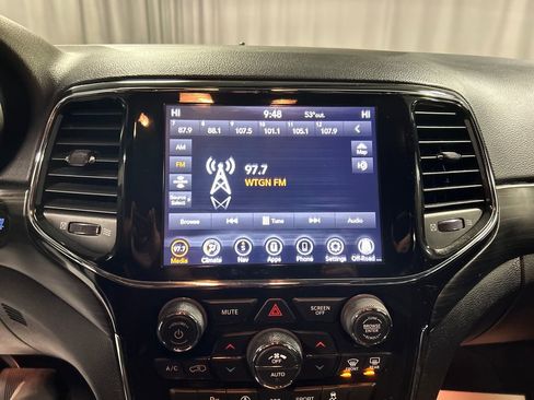 Used 2022 Jeep Grand Cherokee Laredo E image 17