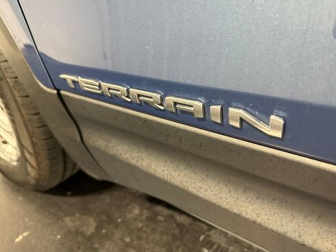 Used 2024 GMC Terrain SLE FWD image 38