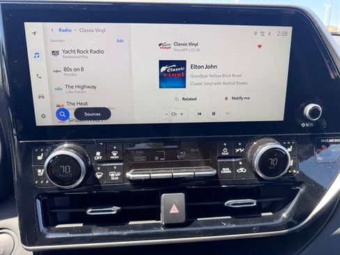 Used 2026 Toyota Highlander Limited image 13