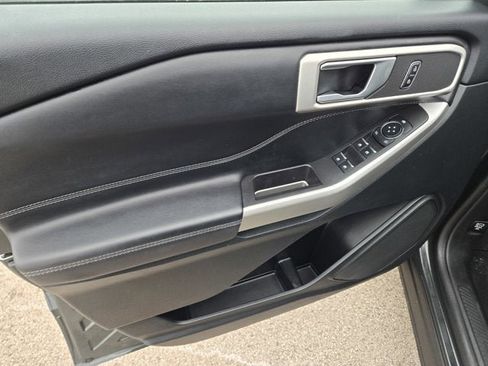 Used 2023 Ford Explorer XLT w/ Equipment Group 202A image 19