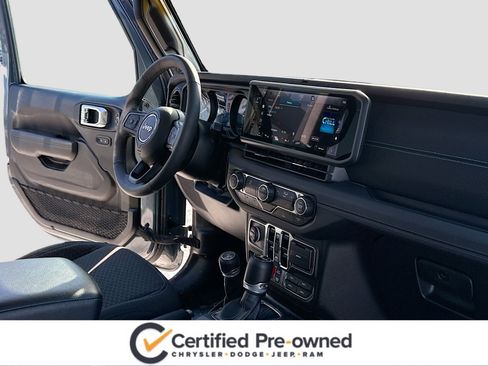 Used 2025 Jeep Wrangler Unlimited Rubicon 4xe image 5