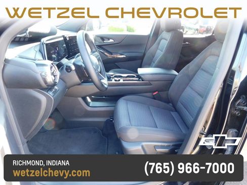 Used 2026 Chevrolet Equinox LT AWD/4WD image 12