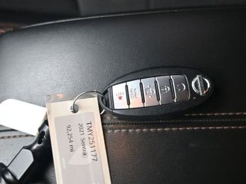 Used 2021 Nissan Sentra SR image 9
