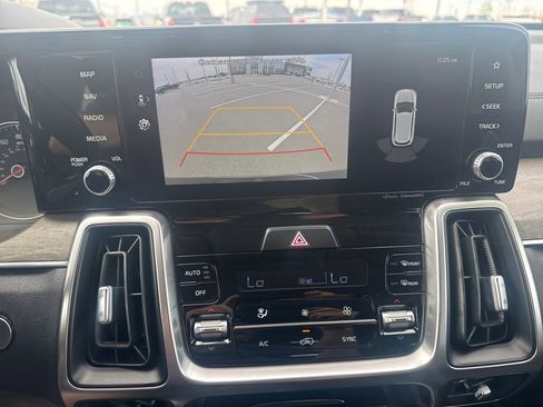Used 2023 Kia Sorento S image 20