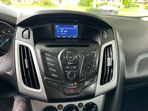Used 2014 Ford Focus SE w/ SE Winter Package FWD image 15