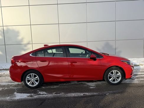 Used 2018 Chevrolet Cruze LT image 35