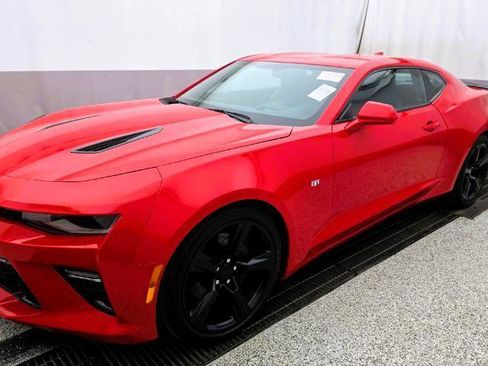 Used 2016 Chevrolet Camaro SS image 2