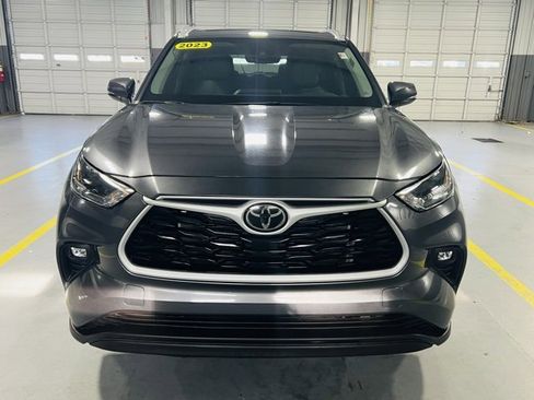 Used 2023 Toyota Highlander XLE image 16