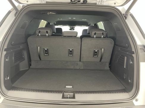 New 2026 Chevrolet Traverse LT w/ Driver Confidence Package AWD/4WD image 13