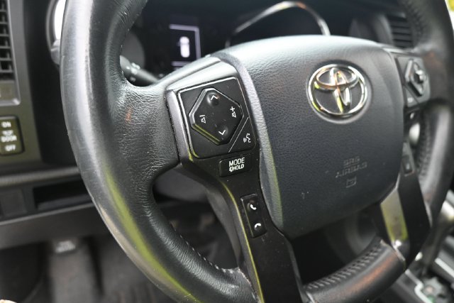 Used 2018 Toyota Sequoia TRD Sport AWD/4WD image 17