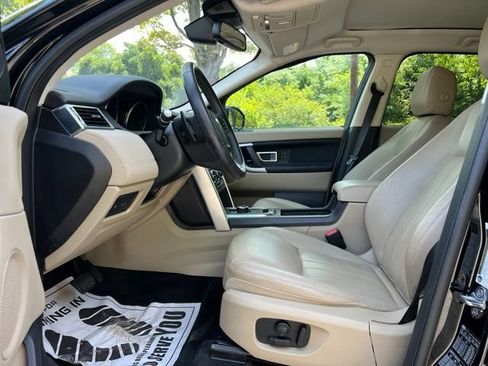 Used 2019 Land Rover Discovery Sport HSE AWD/4WD image 12