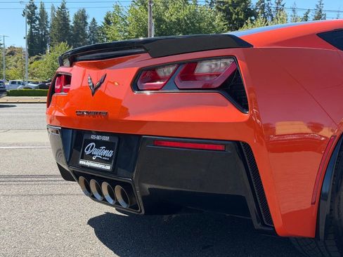 Used 2019 Chevrolet Corvette Stingray Coupe RWD image 12