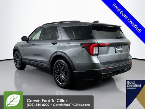 Used 2025 Ford Explorer ST-Line w/ ST-Line Street Pack image 11