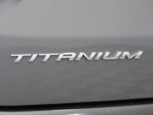Used 2022 Ford Edge Titanium w/ Equipment Group 301A image 6
