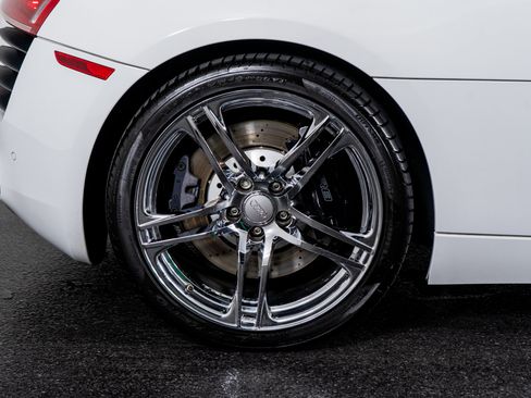 Used 2011 Audi R8 V8 image 9