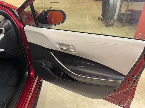 Used 2022 Toyota Corolla SE image 11