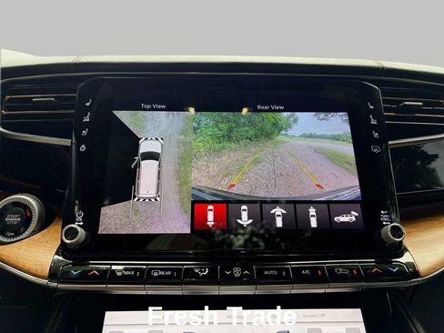 Used 2022 Jeep Grand Wagoneer Series III AWD/4WD image 17