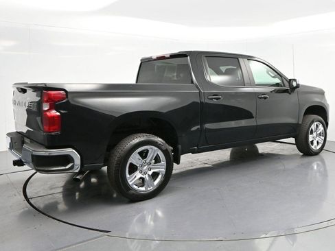 Used 2022 Chevrolet Silverado 1500 LT AWD/4WD image 7