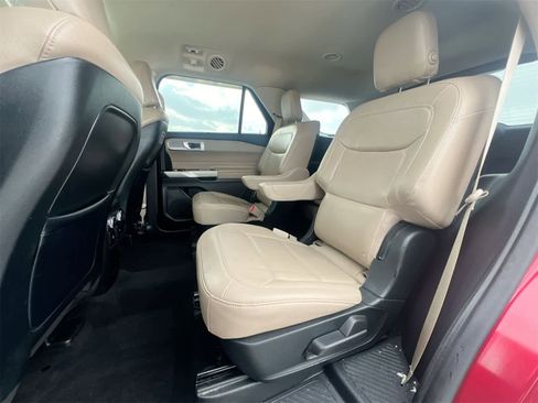Used 2020 Ford Explorer XLT w/ Equipment Group 202A image 19