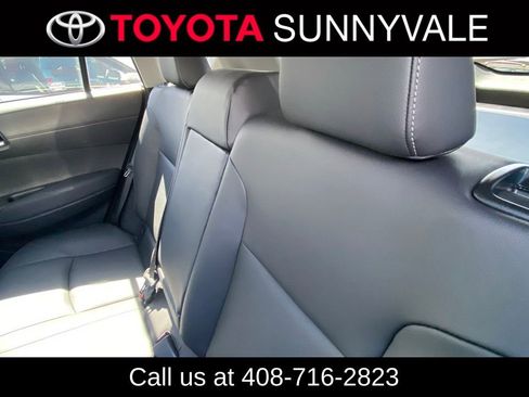 Used 2023 Toyota Corolla Cross XLE w/ Convenience Package image 5