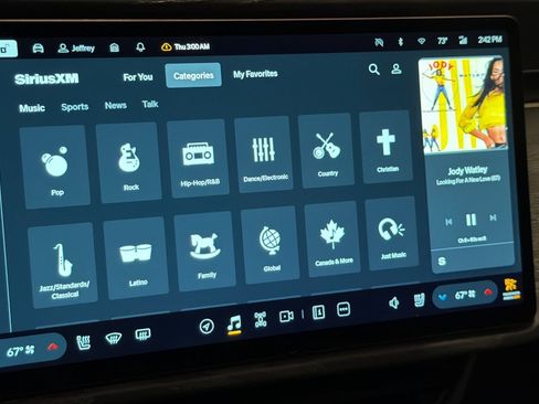 Used 2024 Rivian R1T Adventure AWD/4WD image 16