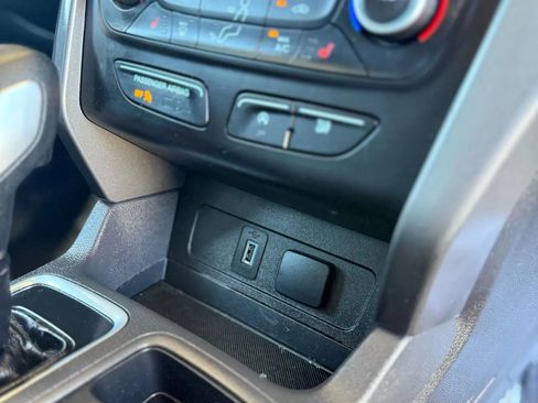 Used 2018 Ford Escape SE w/ Ford Safe & Smart Package FWD image 24