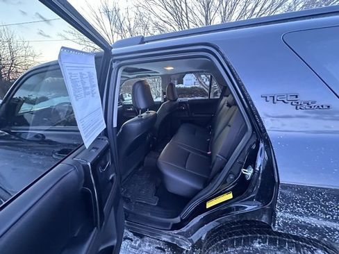Used 2024 Toyota 4Runner TRD Off-Road Premium image 11