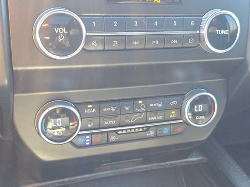 Used 2020 Ford Expedition Max Limited AWD/4WD image 29