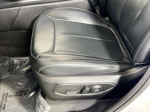 Used 2022 Jeep Grand Cherokee Overland image 18