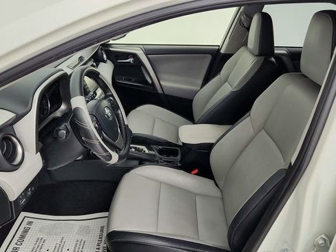 Used 2018 Toyota RAV4 Limited image 21