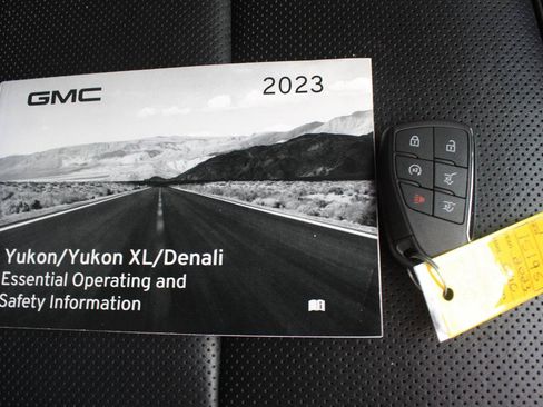 Used 2023 GMC Yukon Denali AWD/4WD image 46