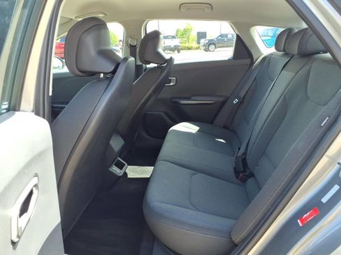 Used 2025 Kia K4 FWD image 18