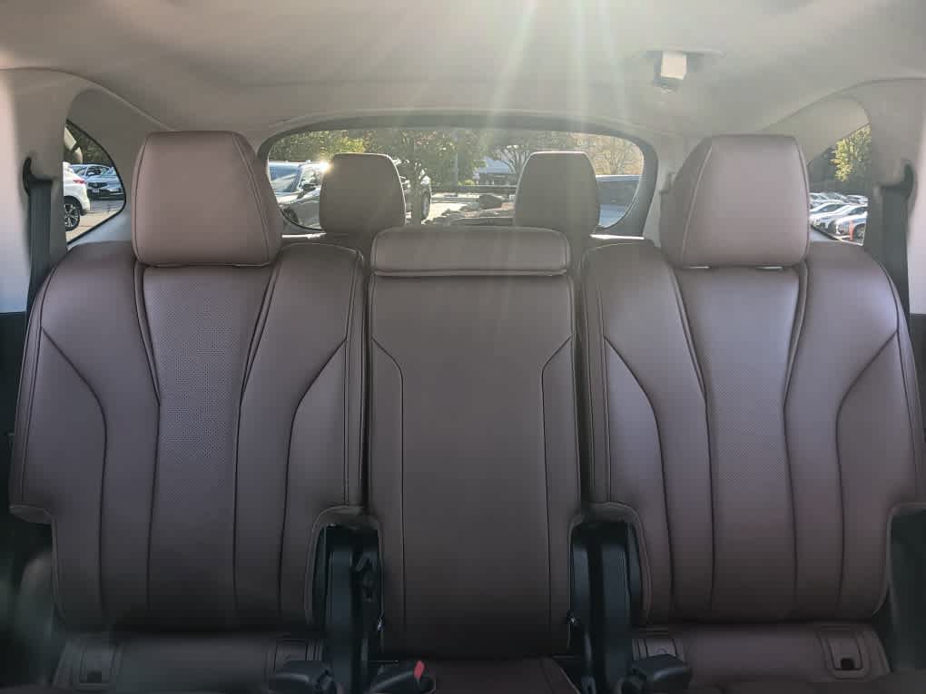 Used 2023 Acura MDX w/ Technology Package AWD/4WD image 15