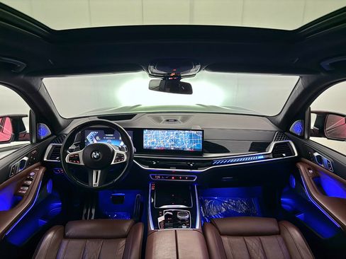 Used 2023 BMW X7 M60i w/ Climate Comfort Package image 28