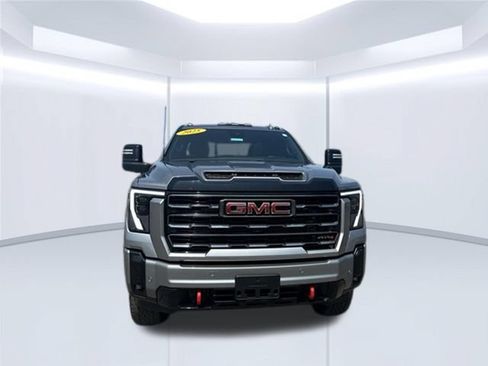 Used 2025 GMC Sierra 2500 AT4 w/ Technology Package AWD/4WD image 2
