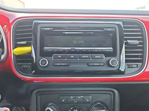 Used 2014 Volkswagen Beetle 2.5 image 16