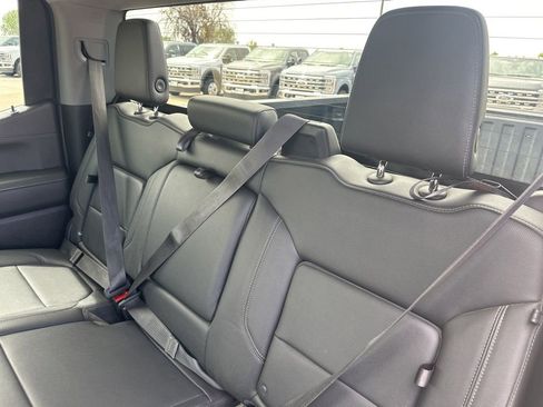 Used 2019 Chevrolet Silverado 1500 LTZ AWD/4WD image 18