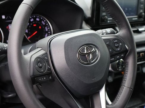 Used 2022 Toyota RAV4 XLE Premium AWD/4WD image 18