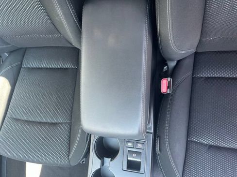 Used 2018 Subaru Outback 2.5i Premium AWD/4WD image 11