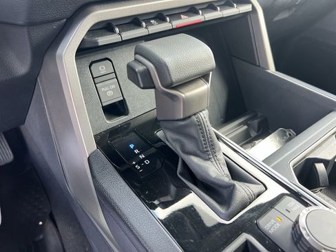 Used 2022 Toyota Tundra SR5 w/ SR5 Convenience Package image 26